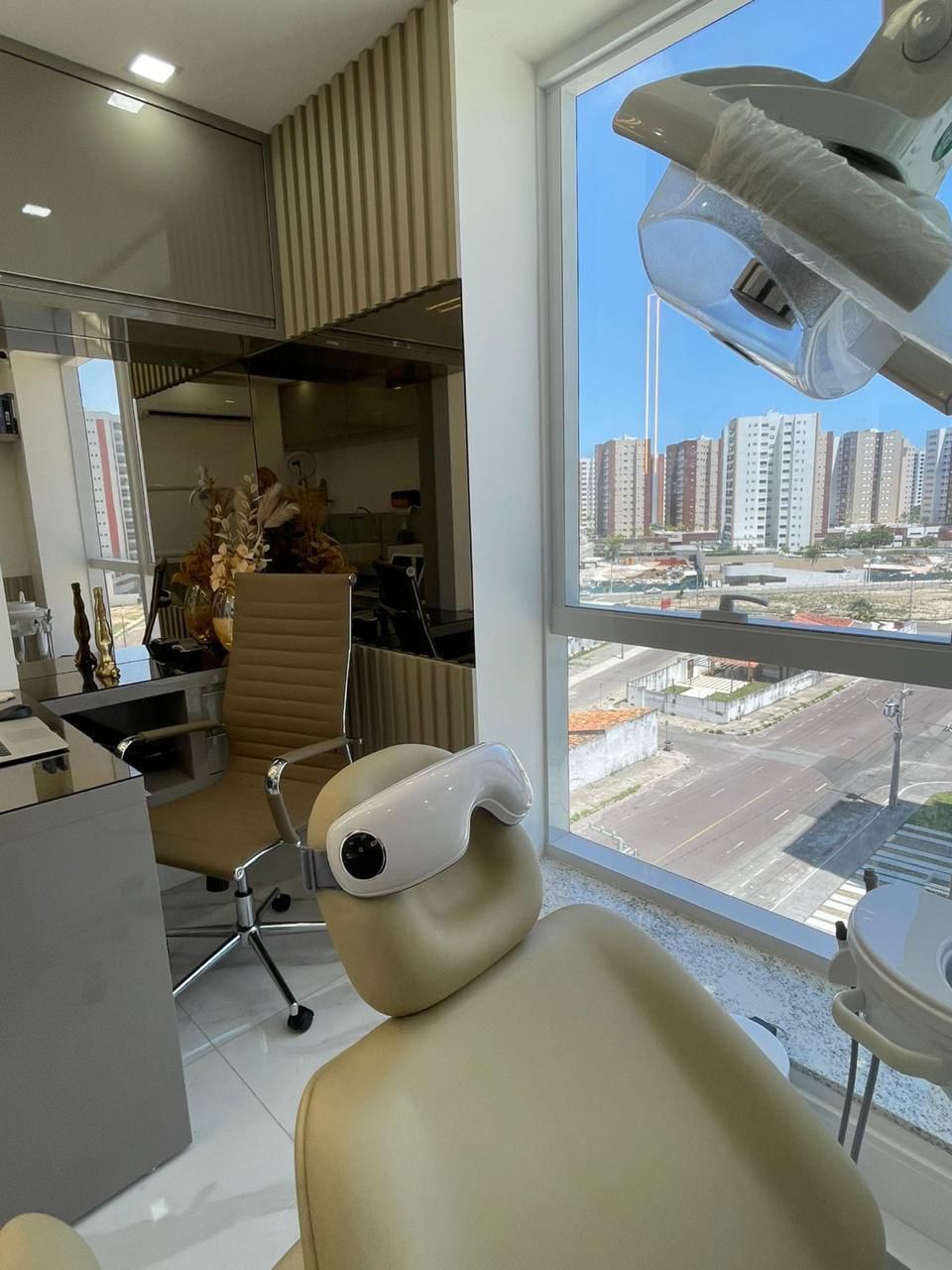 Consultório do Instituto Gold com vista panorâmica para Aracaju
